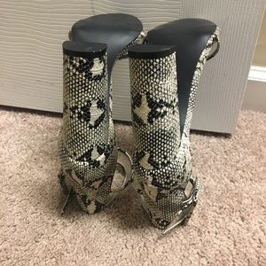So Me Shoes - So Me Python Block Heels So Me Shoes - So Me Python Block Heels